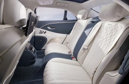 Bentley Flying Spur Azure, 2025, rear seats